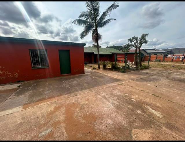 10 BEDROOM HOUSE FOR SALE IN PRETORIA GARDENS